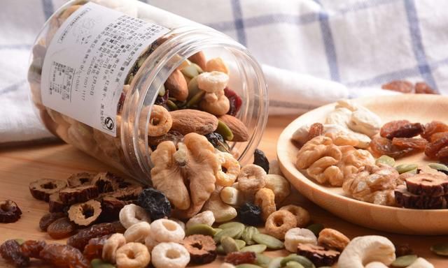 坚果类食品有哪些？25种坚果大全你都认识吗？坚果的吃法有哪些