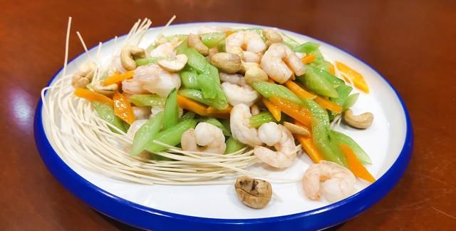 坚果类食品有哪些？25种坚果大全你都认识吗？坚果的吃法有哪些