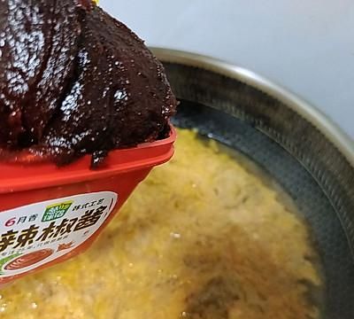 #暖冬酱在手，嗨吃部队锅#韩式泡菜肥牛锅