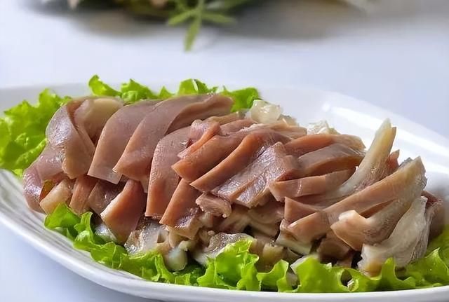 俗话说“一个猪肚十副药”，常吃猪肚有什么好处？三类人要舍得吃