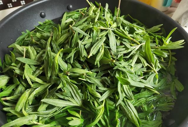 一清热、二解毒、三助消化，5月这菜抓紧吃，鲜嫩营养高，别错过