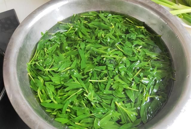 一清热、二解毒、三助消化，5月这菜抓紧吃，鲜嫩营养高，别错过
