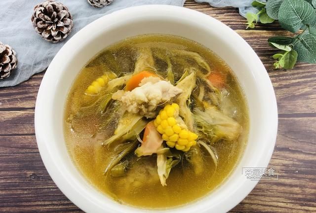 秋天汤水要多喝，霸王花猪骨汤正合适，甘甜美味多喝不腻，收藏先