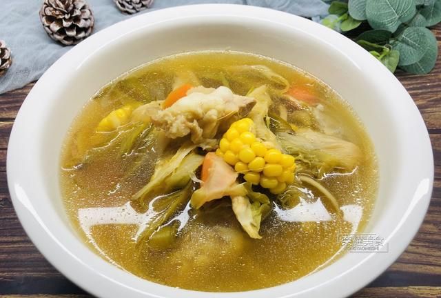 秋天汤水要多喝，霸王花猪骨汤正合适，甘甜美味多喝不腻，收藏先