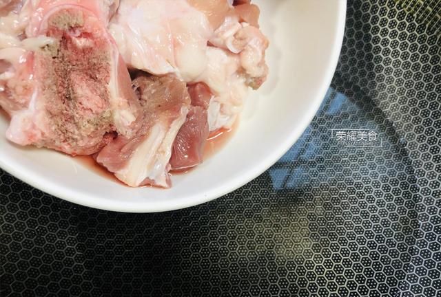 秋天汤水要多喝，霸王花猪骨汤正合适，甘甜美味多喝不腻，收藏先