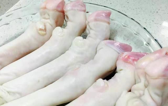 羊脚蹄如何做(羊脚蹄煲的做法)图7