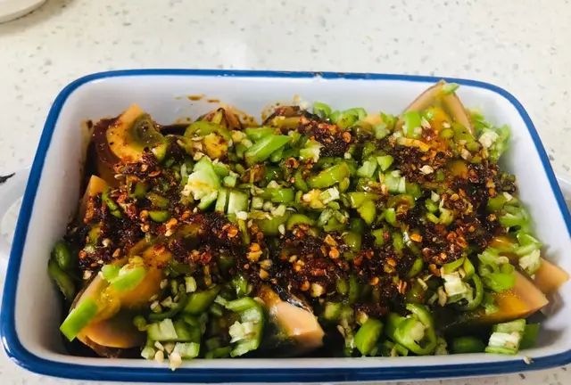 它是维C含量最高的蔬菜，美白开胃又下饭，菜场2块1斤随便买