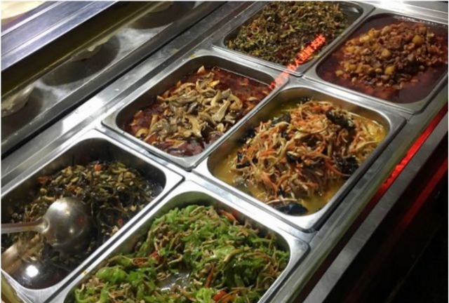 安徽芜湖这家30年老店，特色饺面12元一碗，除了这别处吃不到