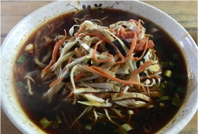 安徽芜湖这家30年老店，特色饺面12元一碗，除了这别处吃不到