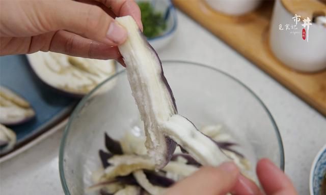 三伏天，吃茄子正是时候，教你“凉拌茄子”好吃的窍门，老香了