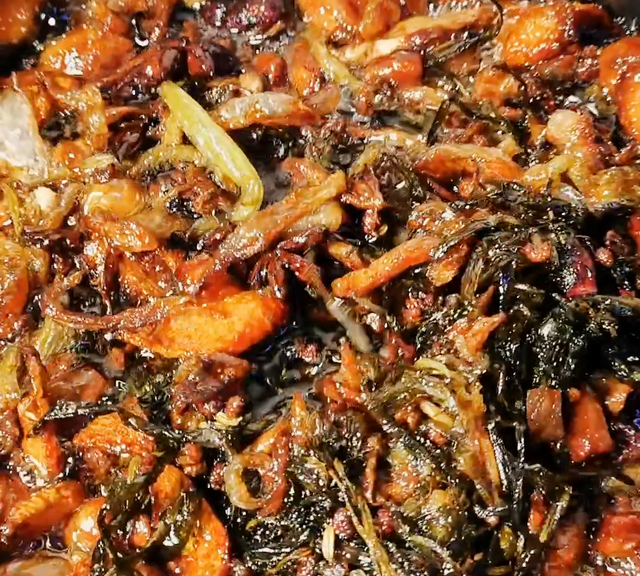 一共损失了350克左右的油，胡萝卜的作用是提色和吸收杂...