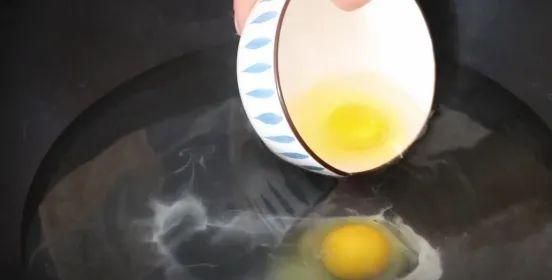 建议中老年人，补充蛋白还得看它！简单一做，滑嫩不散又营养
