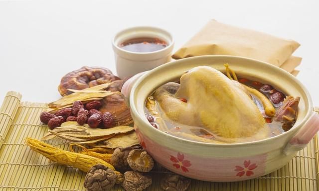 你知道黄芪吗？中医告诉你药用价值及食用方法