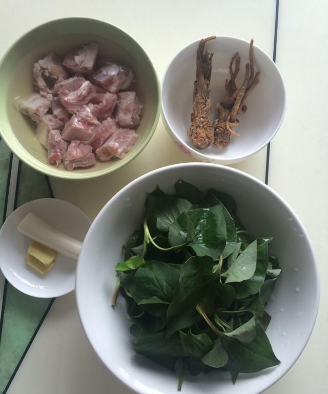 夏天烦躁，老公最爱吃折耳根炖排骨，清热降火又防暑！每周做一次