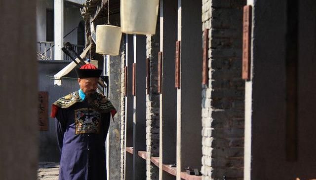 古代科举考试，考生内急怎么办？小便直接就地，大便就遭殃了