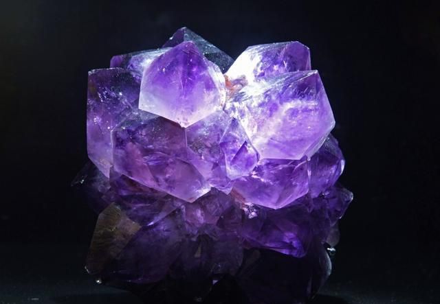 宝玉石中，带有“晶”字的各种颜色水晶简单介绍