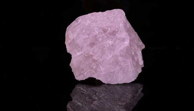 宝玉石中，带有“晶”字的各种颜色水晶简单介绍
