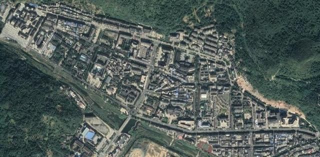 卫星影像看湖南张家界：市区位于河谷，建成区约40平方公里