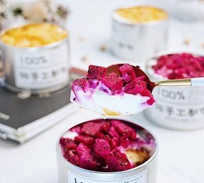 简单易做一盒两种口味的水果罐子蛋糕！全家人都爱