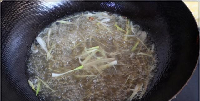 何为"锅塌"？学会关键两步，在家也可以做出经典鲁菜锅塌豆腐