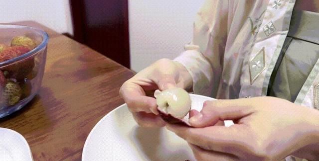 莫问酒家何处有，鲜果佳酿家中尝