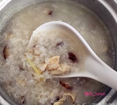 香菇鸡肉粥（电饭煲版）