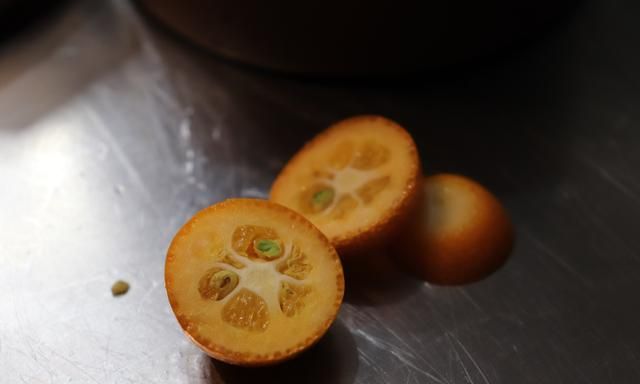 教你做金桔柠檬膏，每天泡水兑点好处多多，预防感冒又化痰止咳