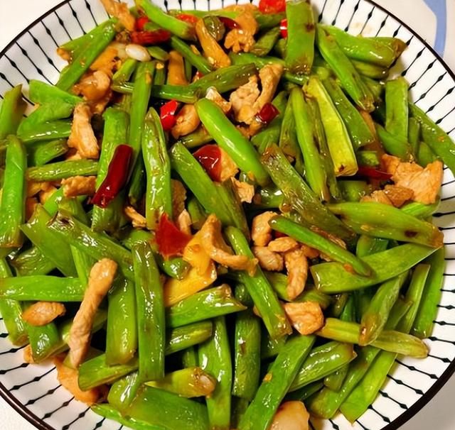 豆角怎么做才入味？简单教你一招，四季豆丝炒肉片，好吃又下饭