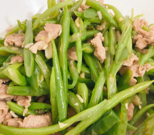 豆角怎么做才入味？简单教你一招，四季豆丝炒肉片，好吃又下饭