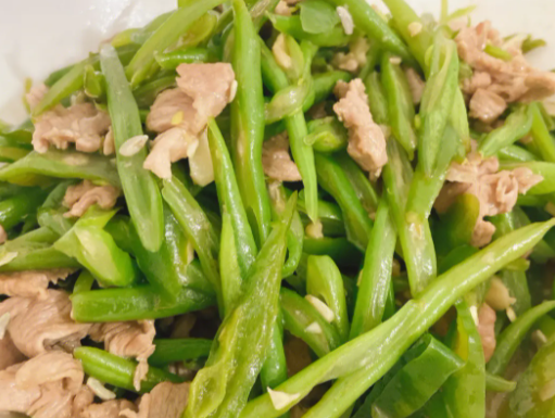 豆角怎么做才入味？简单教你一招，四季豆丝炒肉片，好吃又下饭