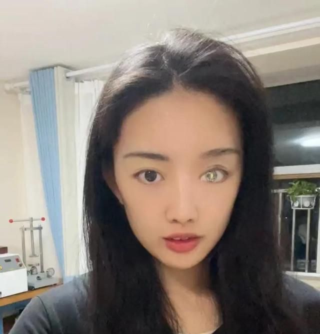 90后女孩失去右眼自学成为义眼师