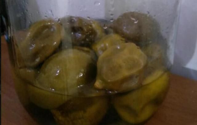 咸柠檬来了！一年的柠檬还苦，基本腌两年以上再吃，口感才好食！