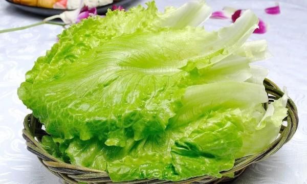 西兰花VS白菜花，旱芹VS西芹……5对蔬菜营养大PK，教你只买对的不买贵的！