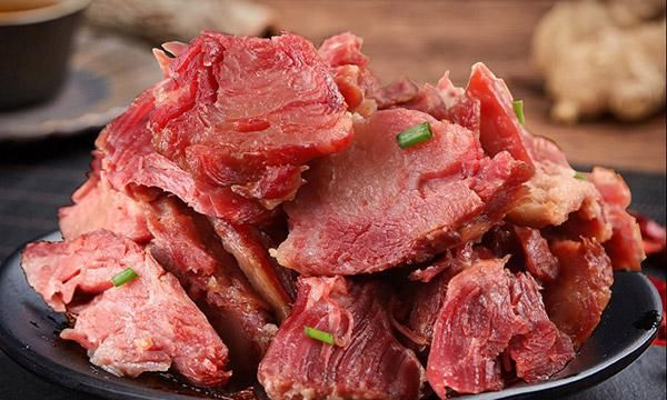 明明马肉的营养更加丰富，为何它不像牛羊肉那样，受人们欢迎呢？