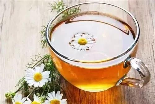 「吃货涨姿势」莲子心太苦？用来泡茶太美味了！还能防治失眠，夏日消暑静心必备！