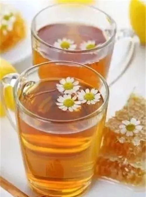 「吃货涨姿势」莲子心太苦？用来泡茶太美味了！还能防治失眠，夏日消暑静心必备！
