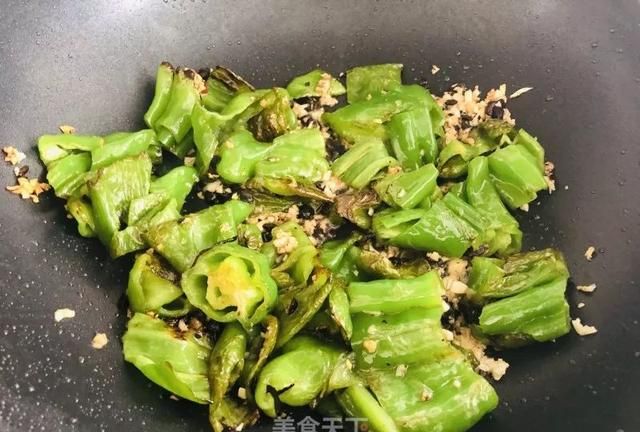 史上最好吃的虎皮青椒，超下饭，专治没胃口