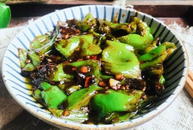 史上最好吃的虎皮青椒，超下饭，专治没胃口