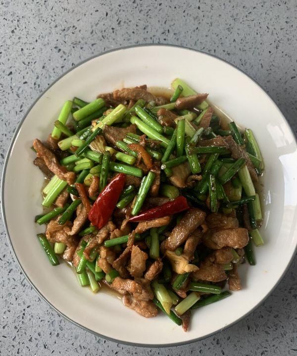 大厨教你这么做肉丝蒜薹，分分钟就可以学会