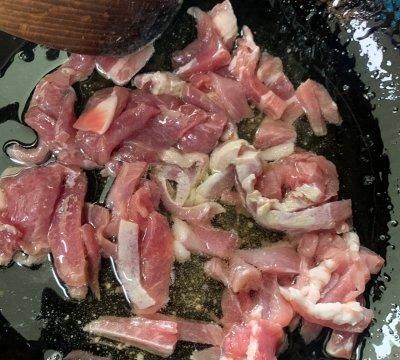 大厨教你这么做肉丝蒜薹，分分钟就可以学会