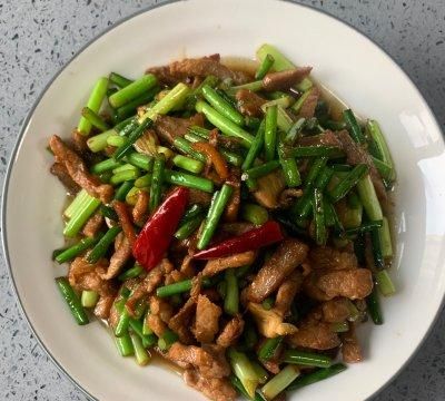 大厨教你这么做肉丝蒜薹，分分钟就可以学会