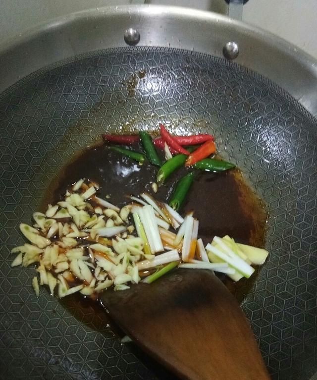 茄子蘑菇怎么做好吃,蘑菇与茄子可以搭配着吃吗图17