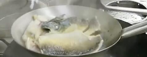 西湖醋鱼怎么做才好吃(西湖醋鱼正宗做法)图7