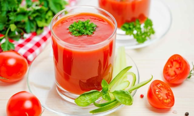 常吃西红柿究竟有何功效？生吃和熟吃哪个更养生？一文科普分析