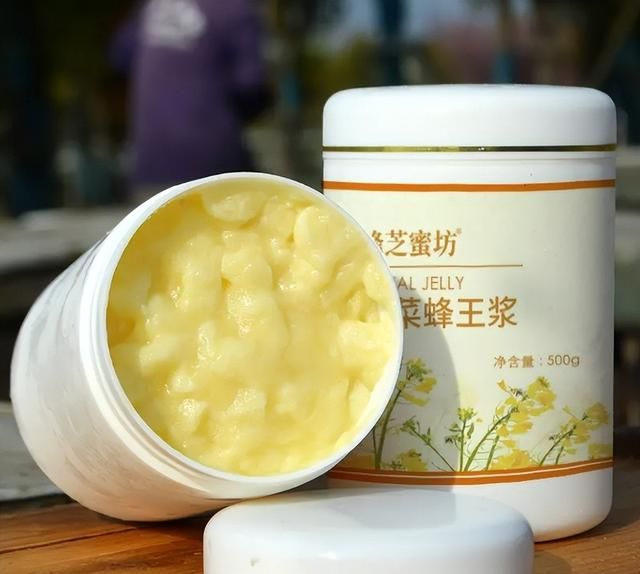 吃蜂王浆的好处与坏处有哪些？不要盲目追捧蜂皇浆，一分为二去了解它