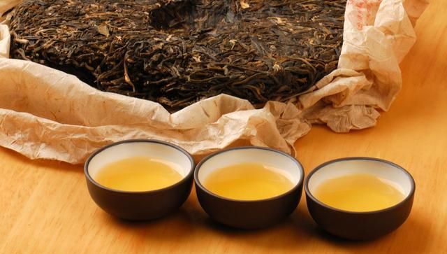 很多人都问普洱茶是喝生茶好还是熟茶好，你知道吗？