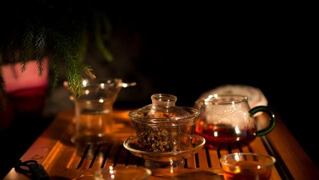 很多人都问普洱茶是喝生茶好还是熟茶好，你知道吗？