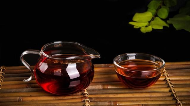 很多人都问普洱茶是喝生茶好还是熟茶好，你知道吗？