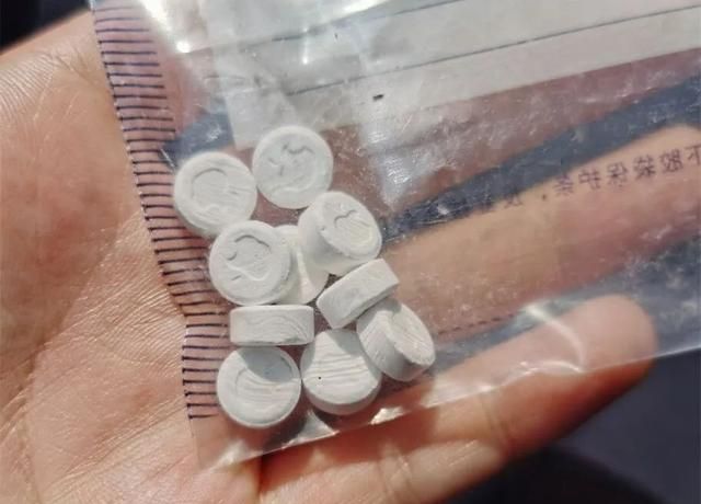 不喝咖啡也会咖啡因上瘾？一粒小药片断送了他的前程