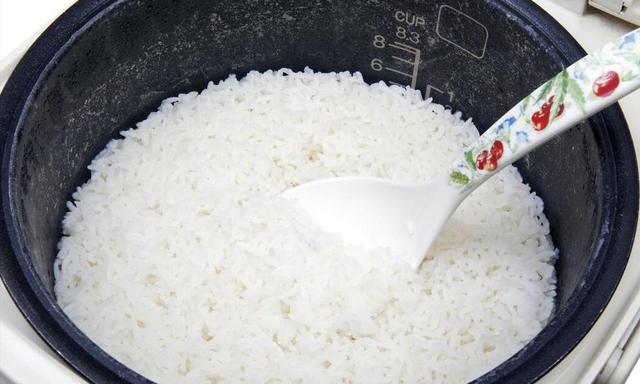 买大米时，先不管贵贱啥牌子，认准米袋这“4行字”，就是好大米